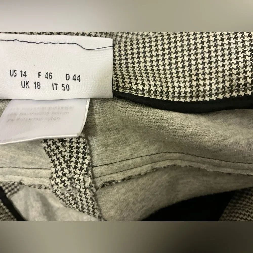 Akris Punto Black and White Houndstooth Pants. Cropped size 14 - Picture 5 of 6